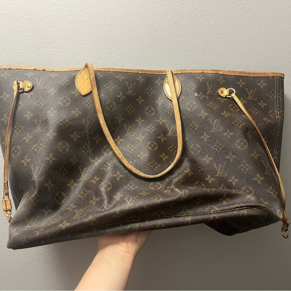 Authentic Louis Vuitton GM keep all tote